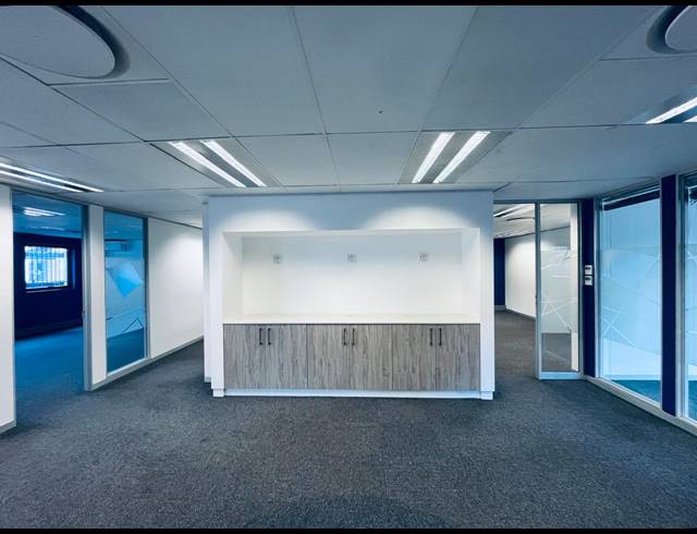 385M² OFFICE TO LET IN RANDJESPARK
